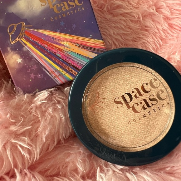 Space Case Cosmetics Other - Space Case Cosmetics Highlighter in Seen From Space 1A